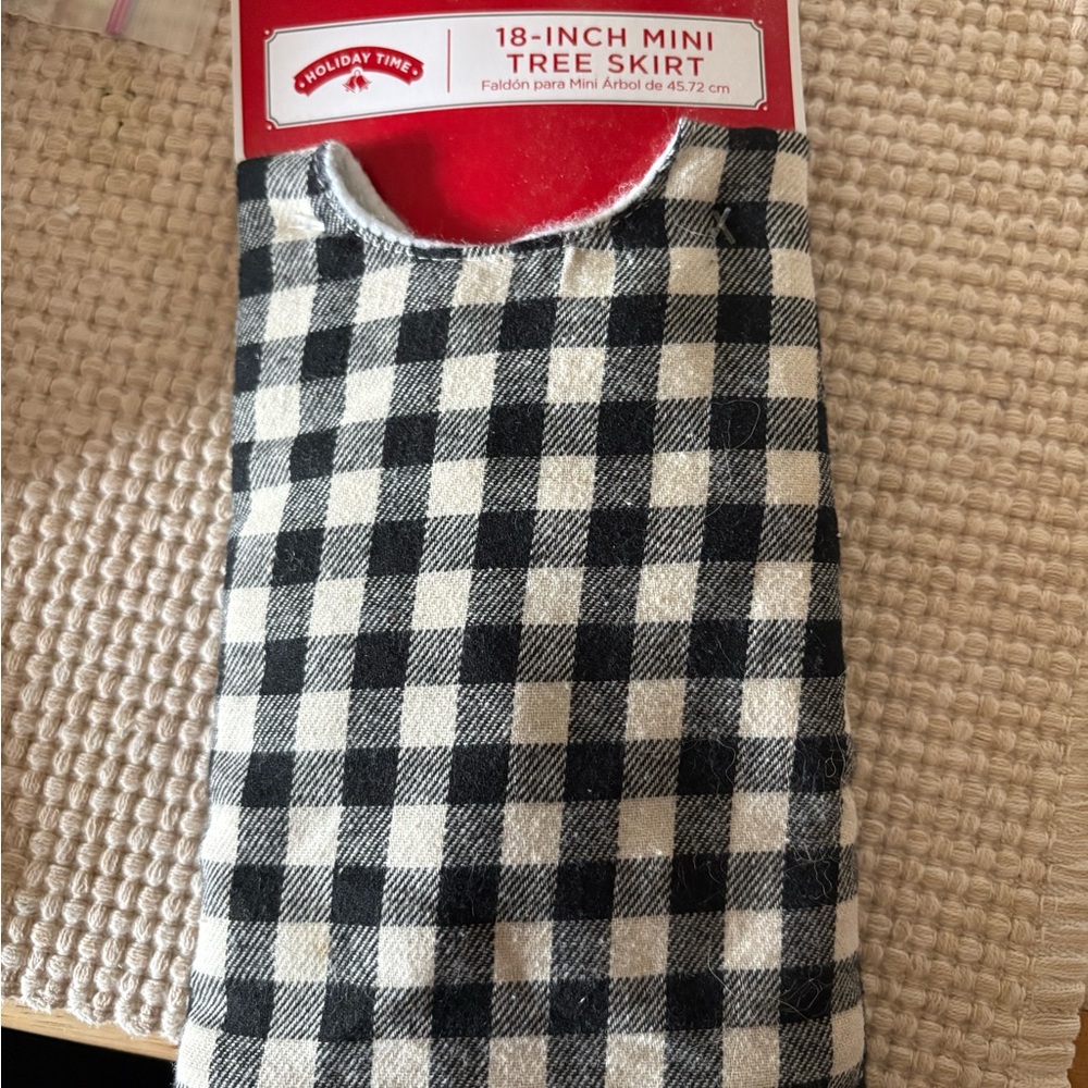 Holiday Time Black and White Checkered mini tree skirt